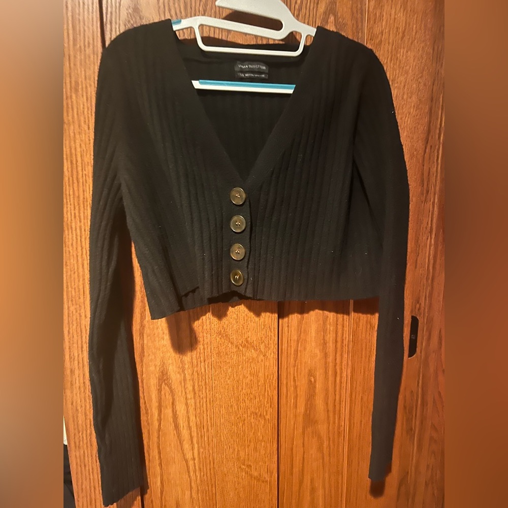 Urban Outfitters cropped black sweater-Size Large